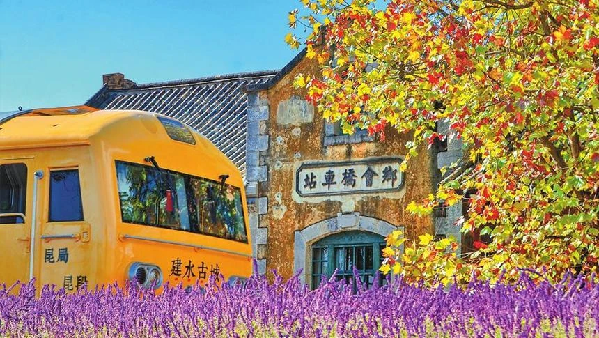 建水古城小火车开行10年接待游客逾百万人次