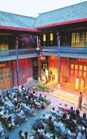 庭院话剧《聂耳》在昆明老街马家大院精彩上演