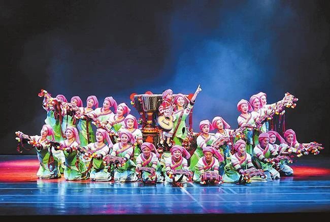 守正创新奏强音 文化繁荣耀边疆