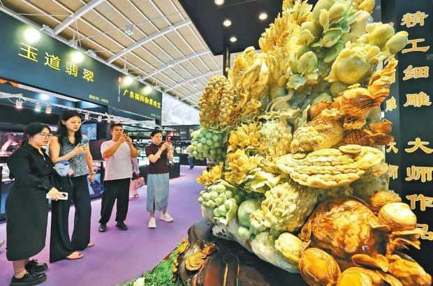 昆明石博会暨云南珠宝玉石展开幕