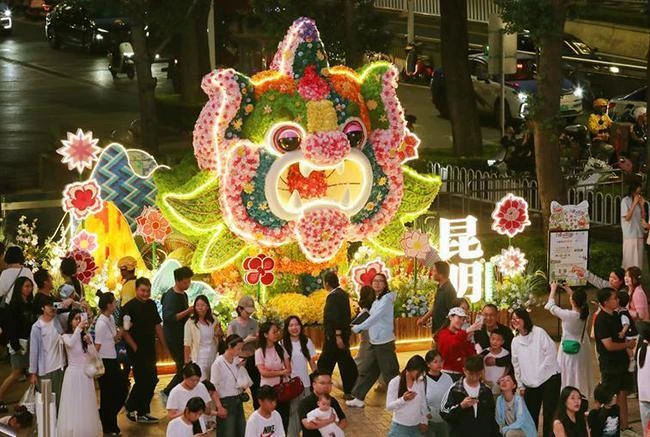 春城昆明璀璨夜景迎宾客 暑期夜经济点亮文旅新活力